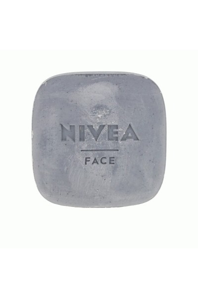 Nivea Naturally Clean Active Charcoal Facial Scrub 75g